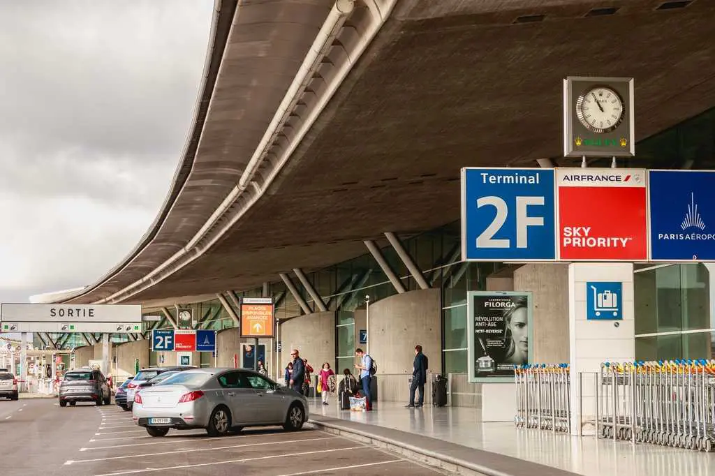 Réservez votre Chauffeur Privé - Paris - Île de France - Nos Services2 - AirCab 1 Destinations - Aéroports - Transferts - Aéroport de Paris Charles de Gaulle - Roissy - CDG